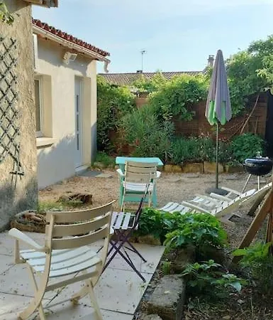 Casa vacanze Maisonnette En Provence Climatisee, Wifi, Parking *